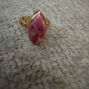 EUC gold tone ring with stone. Size 7